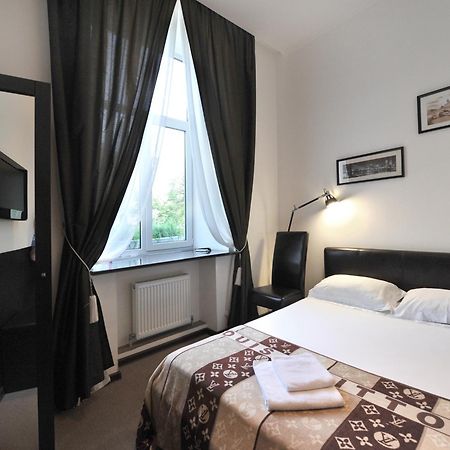 Hotel Reno On Deribasovskaya Odessa Luaran gambar